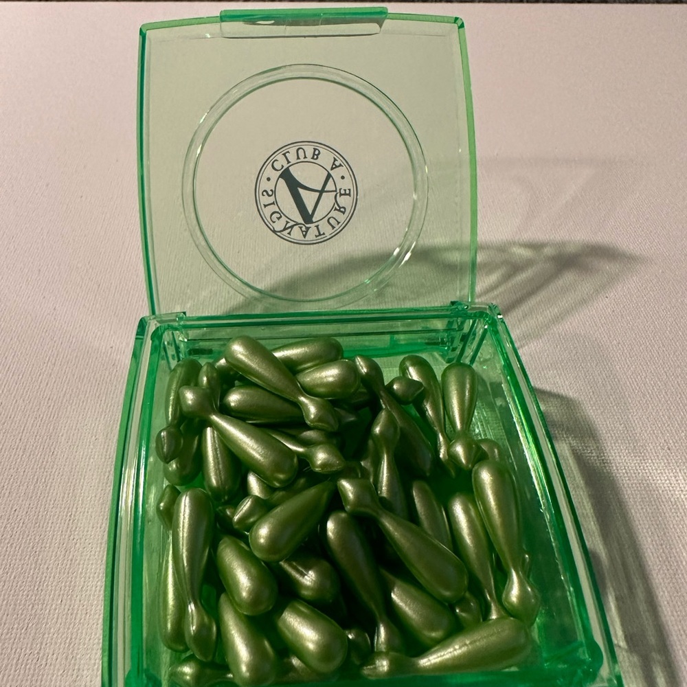Signature Club A Retinol Firming Wrinkle Penetrating Capsules .5oz NEW - Picture 4 of 4